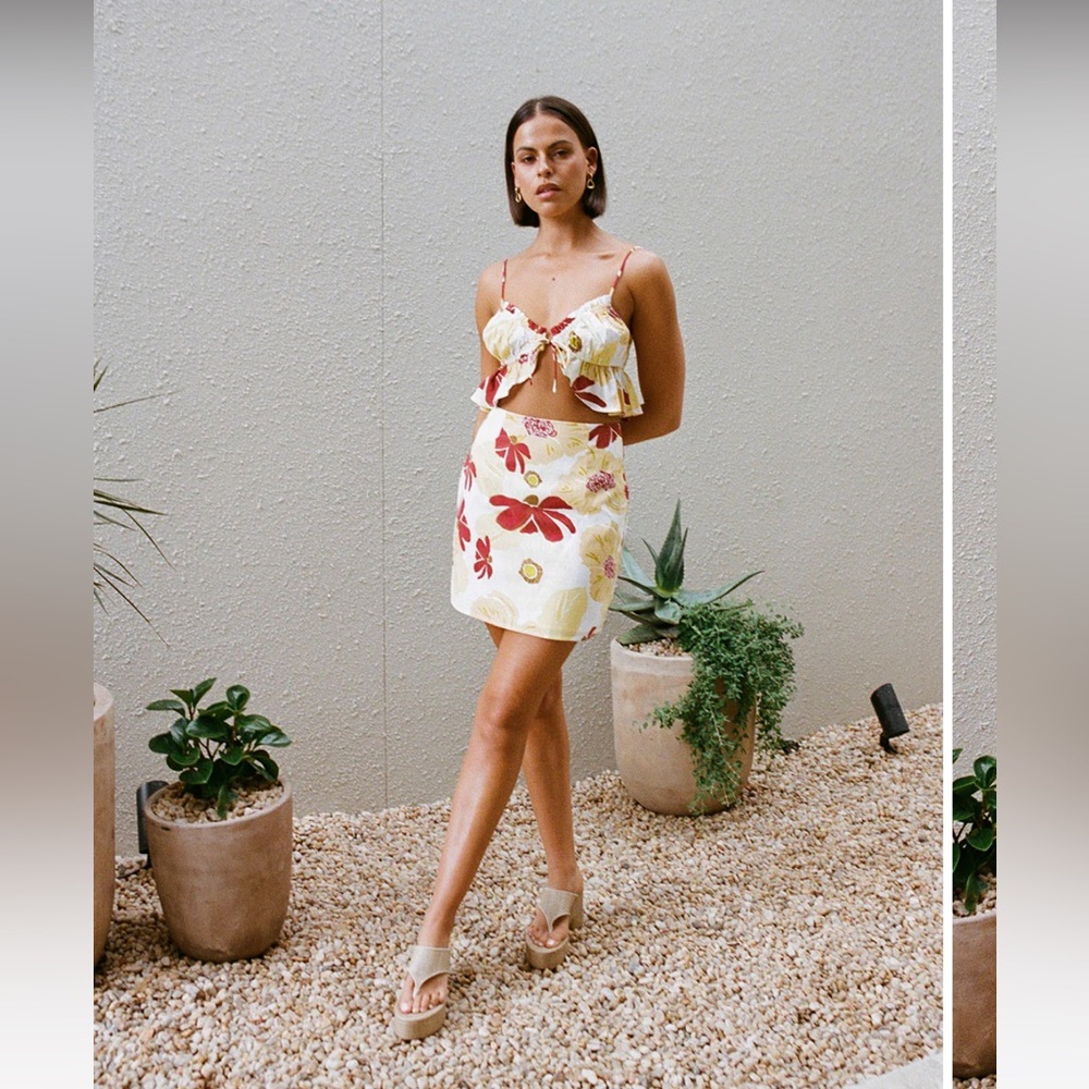 Sold out two piece Sabo skirt set